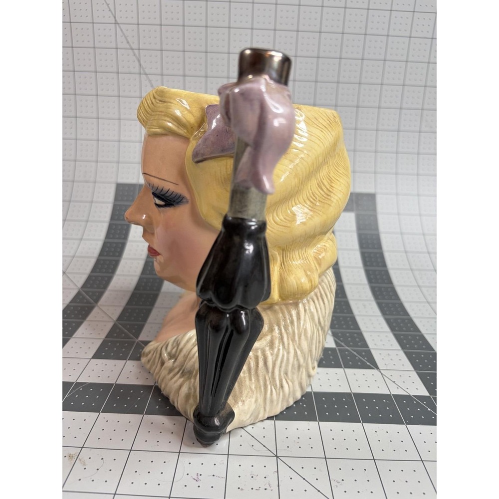 Royal Doulton Character Jug Large Mae West D6688 The Celebrity Collection - Picture 2 of 7